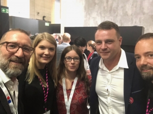 DMEXCO 2019 – Purpur Media meets Smartclip: Bernd Platzer (Purpur Media), Julia Siegert (Smartclip), Nina Moog (Purpur Media), Frank Erdmann und Marten Fischer (beide Smartclip).